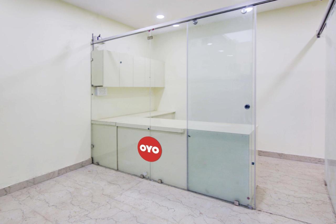 Oyo White House Hotell Noida Eksteriør bilde