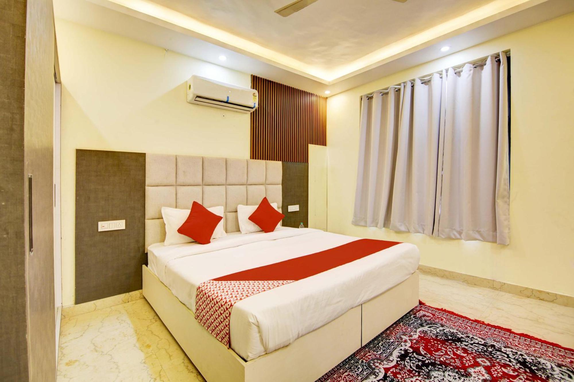 Oyo White House Hotell Noida Eksteriør bilde