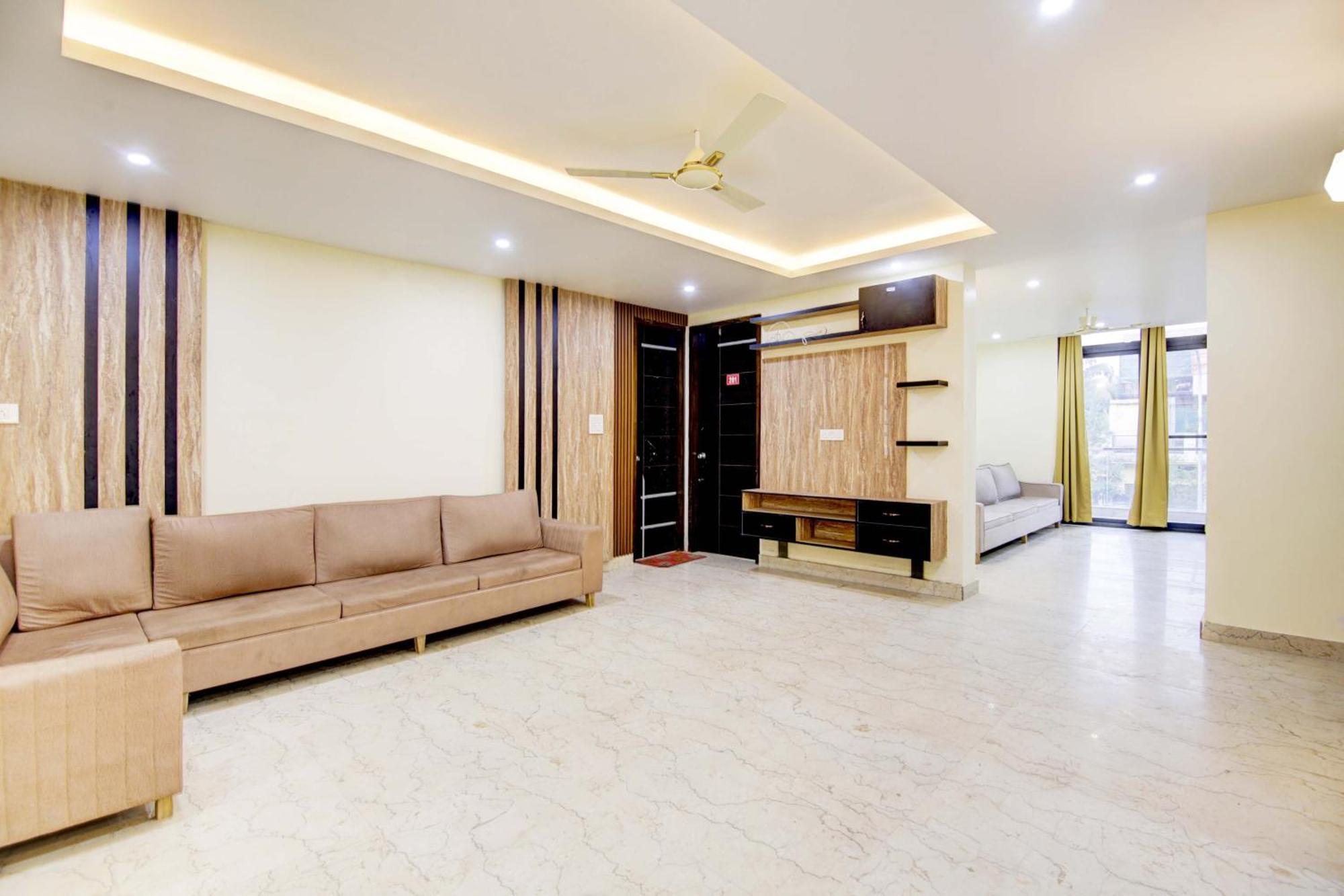 Oyo White House Hotell Noida Eksteriør bilde
